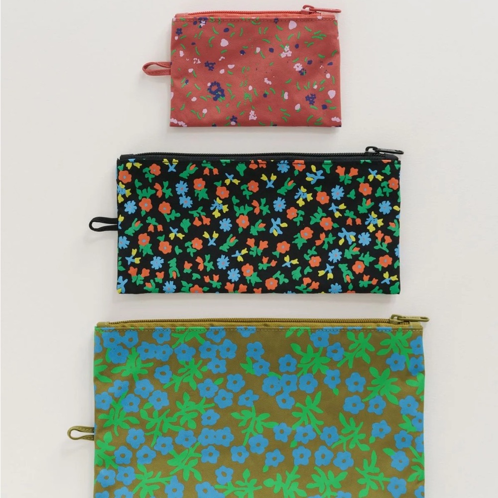 NWT BAGGU Calico Floral Flat Pouch Set
